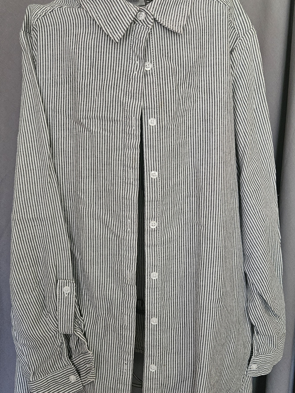 Avenue Black & White Narrow-Stripe Button-Up Shirt